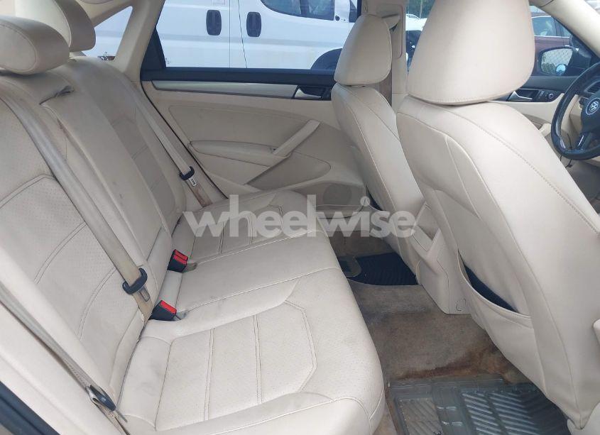 Photo 8 of 2015 Volkswagen Passat 1.8T LIMITED EDITION (VIN 1VWAT7A34FC095891)