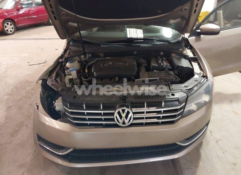 Photo 10 of 2015 Volkswagen Passat 1.8T WOLFSBURG EDITION (VIN 1VWAT7A34FC096247)