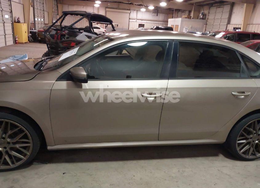Photo 14 of 2015 Volkswagen Passat 1.8T WOLFSBURG EDITION (VIN 1VWAT7A34FC096247)