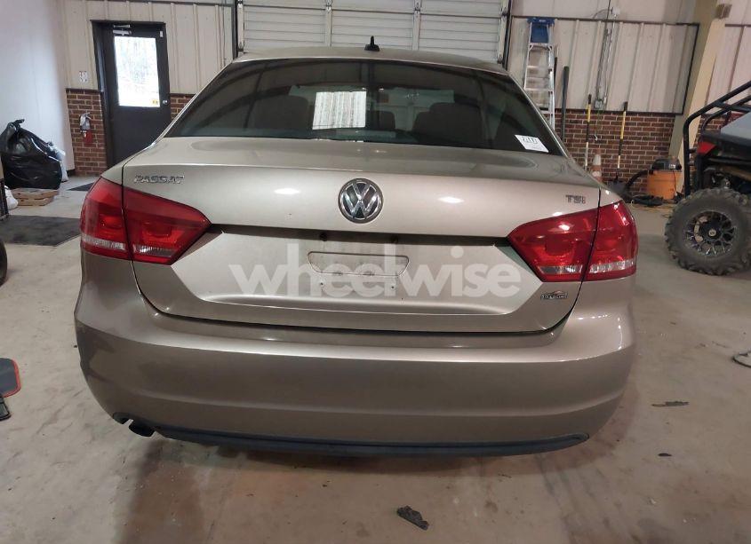 Photo 16 of 2015 Volkswagen Passat 1.8T WOLFSBURG EDITION (VIN 1VWAT7A34FC096247)