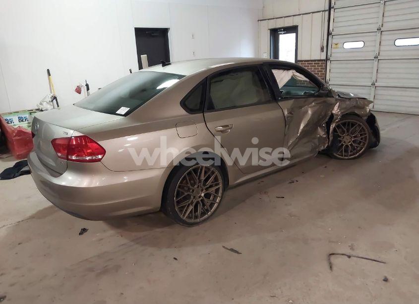 Photo 4 of 2015 Volkswagen Passat 1.8T WOLFSBURG EDITION (VIN 1VWAT7A34FC096247)