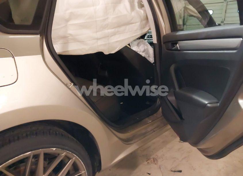 Photo 8 of 2015 Volkswagen Passat 1.8T WOLFSBURG EDITION (VIN 1VWAT7A34FC096247)