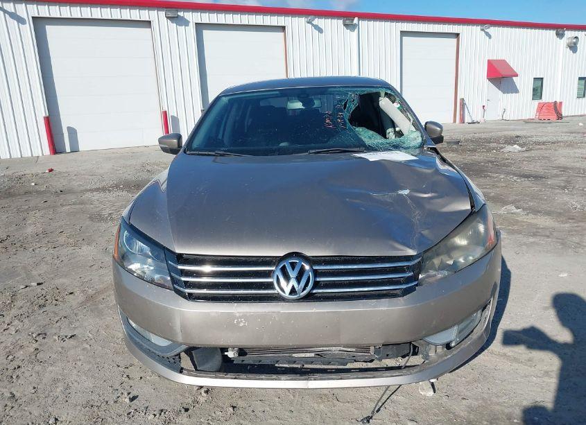 Photo 12 of 2015 Volkswagen Passat 1.8T LIMITED EDITION (VIN 1VWAT7A34FC100118)