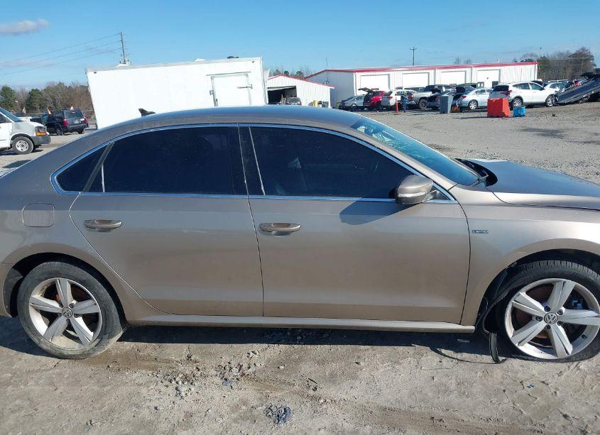 Photo 13 of 2015 Volkswagen Passat 1.8T LIMITED EDITION (VIN 1VWAT7A34FC100118)