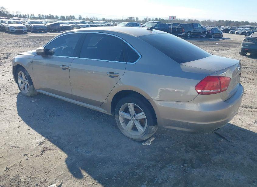 Photo 3 of 2015 Volkswagen Passat 1.8T LIMITED EDITION (VIN 1VWAT7A34FC100118)