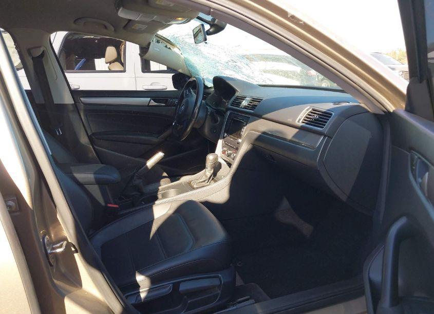 Photo 5 of 2015 Volkswagen Passat 1.8T LIMITED EDITION (VIN 1VWAT7A34FC100118)