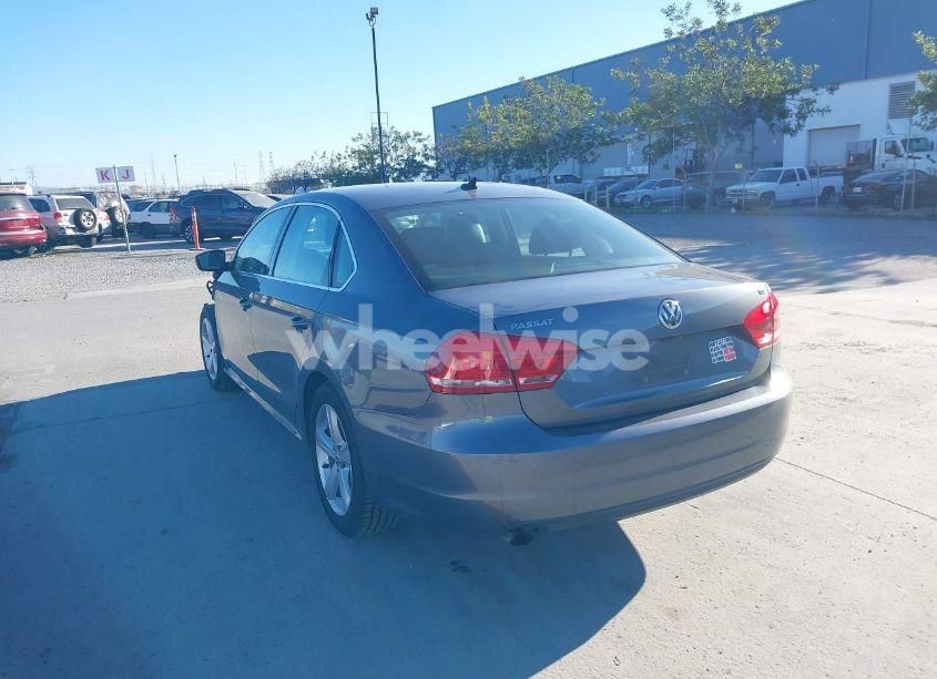 Photo 3 of 2015 Volkswagen Passat 1.8T LIMITED EDITION (VIN 1VWAT7A34FC117596)