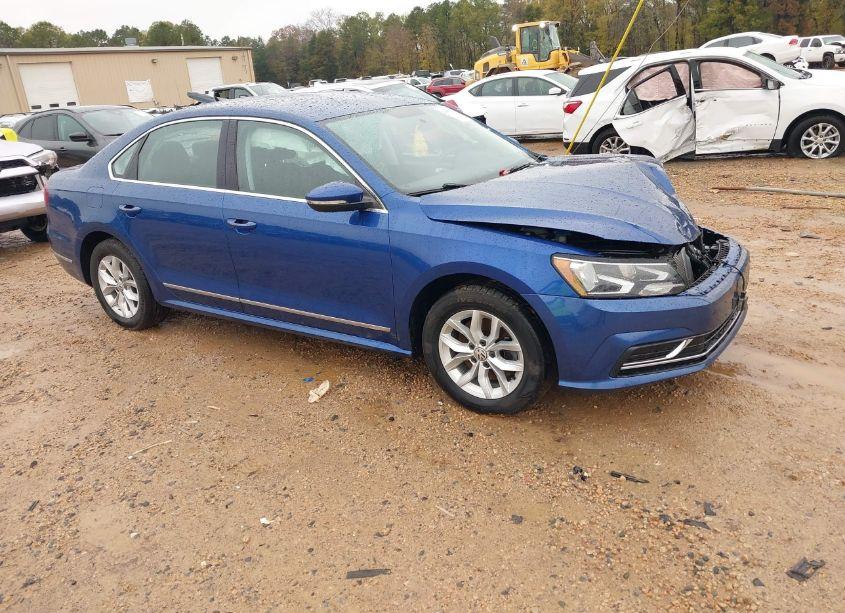 2017 Volkswagen Passat 1.8T S (VIN 1VWAT7A34HC013791) main photo