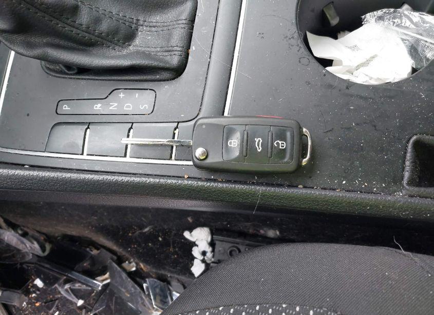 Photo 11 of 2017 Volkswagen Passat 1.8T S (VIN 1VWAT7A34HC013791)