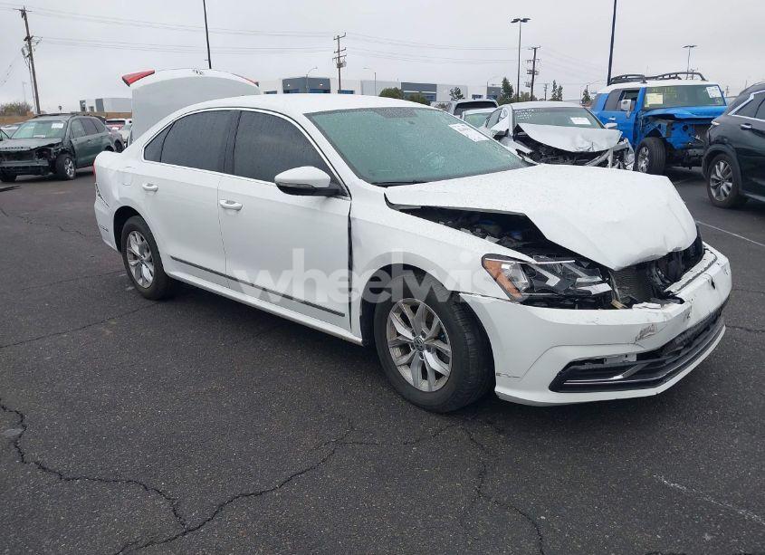 2017 Volkswagen Passat 1.8T S (VIN 1VWAT7A34HC033278) main photo