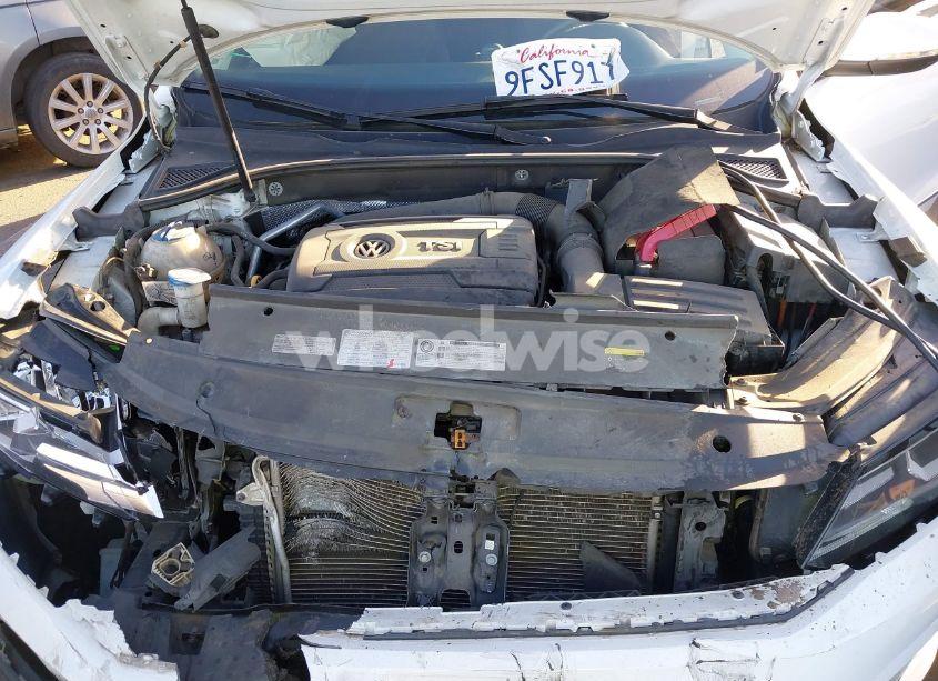 Photo 10 of 2017 Volkswagen Passat 1.8T S (VIN 1VWAT7A34HC033278)