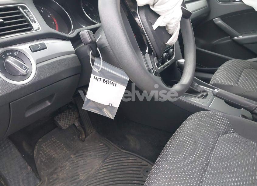 Photo 17 of 2017 Volkswagen Passat 1.8T S (VIN 1VWAT7A34HC033278)