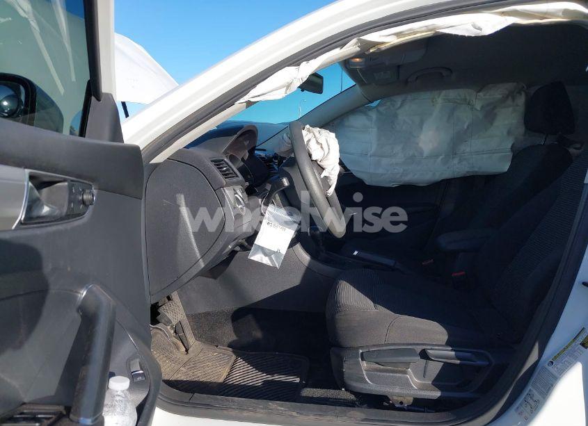 Photo 5 of 2017 Volkswagen Passat 1.8T S (VIN 1VWAT7A34HC033278)