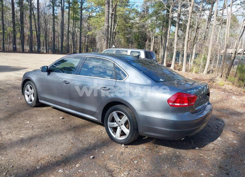 Photo 3 of 2014 Volkswagen Passat 1.8T WOLFSBURG EDITION (VIN 1VWAT7A35EC026562)