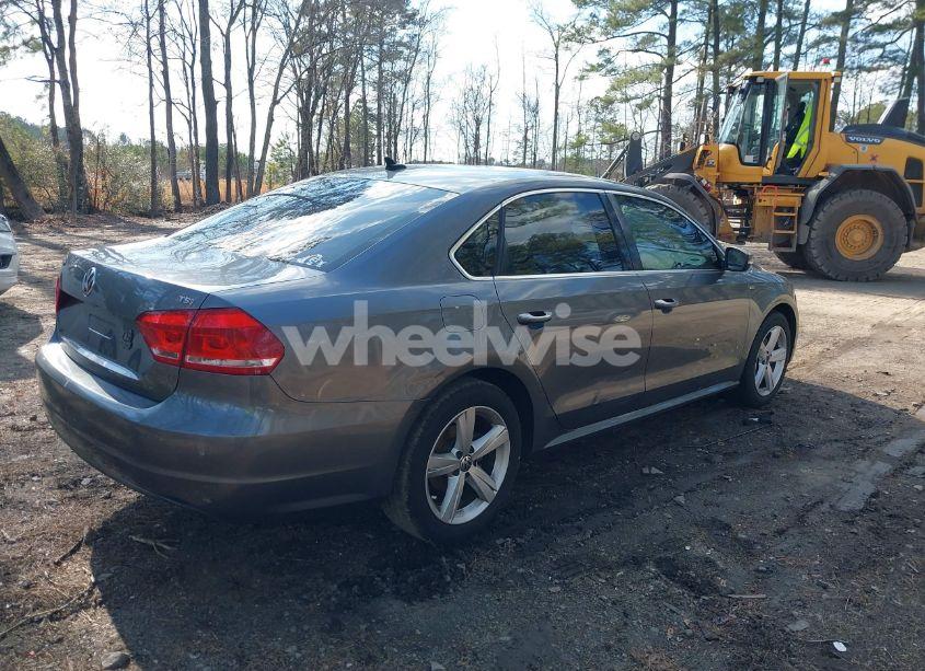 Photo 4 of 2014 Volkswagen Passat 1.8T WOLFSBURG EDITION (VIN 1VWAT7A35EC026562)