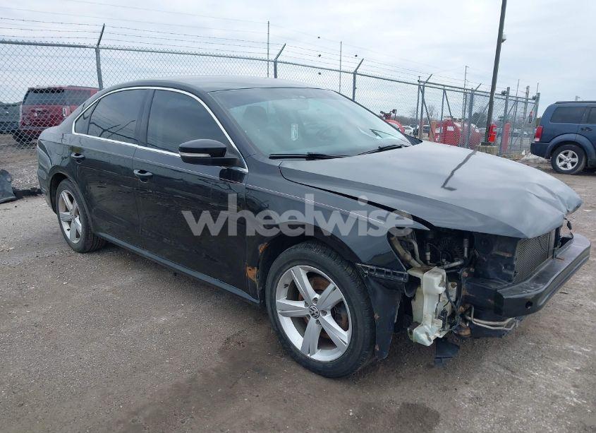 2014 Volkswagen Passat 1.8T S/1.8T WOLFSBURG EDITION (VIN 1VWAT7A35EC044088) main photo