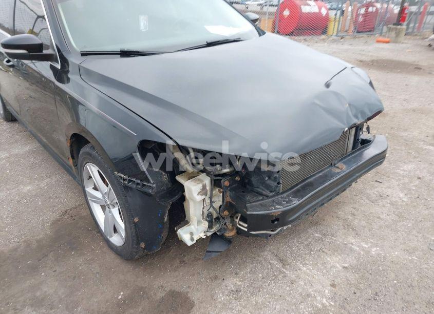 Photo 12 of 2014 Volkswagen Passat 1.8T S/1.8T WOLFSBURG EDITION (VIN 1VWAT7A35EC044088)