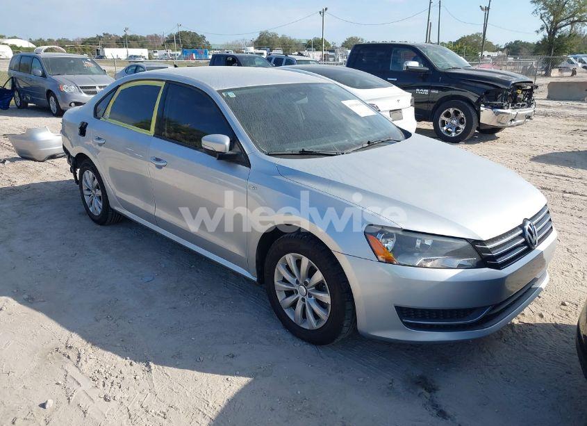 2014 Volkswagen Passat 1.8T WOLFSBURG EDITION (VIN 1VWAT7A35EC073266) main photo