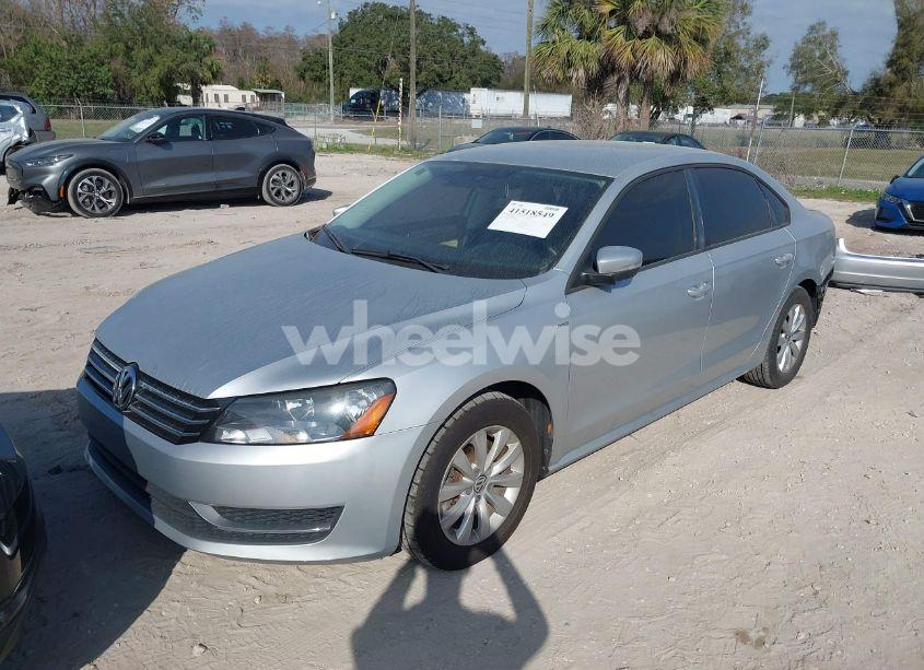 Photo 2 of 2014 Volkswagen Passat 1.8T WOLFSBURG EDITION (VIN 1VWAT7A35EC073266)