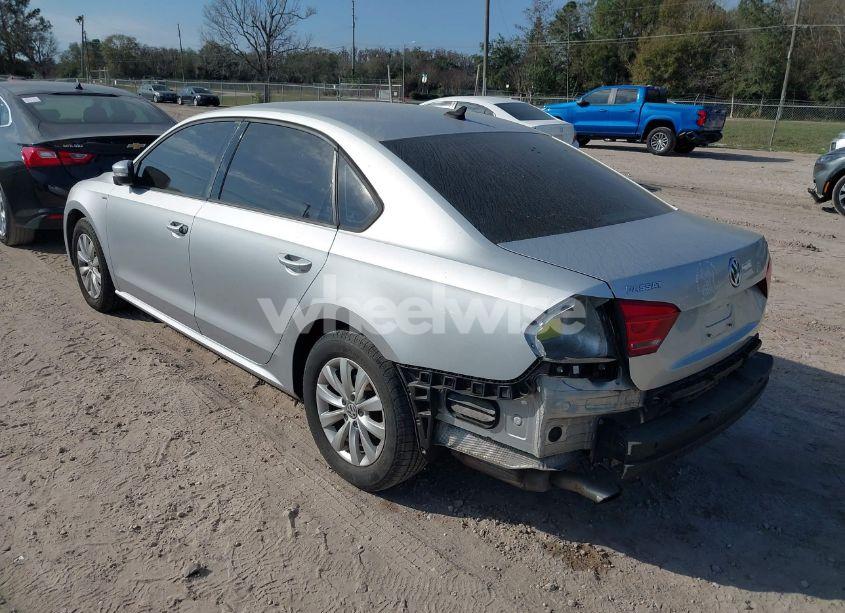Photo 3 of 2014 Volkswagen Passat 1.8T WOLFSBURG EDITION (VIN 1VWAT7A35EC073266)