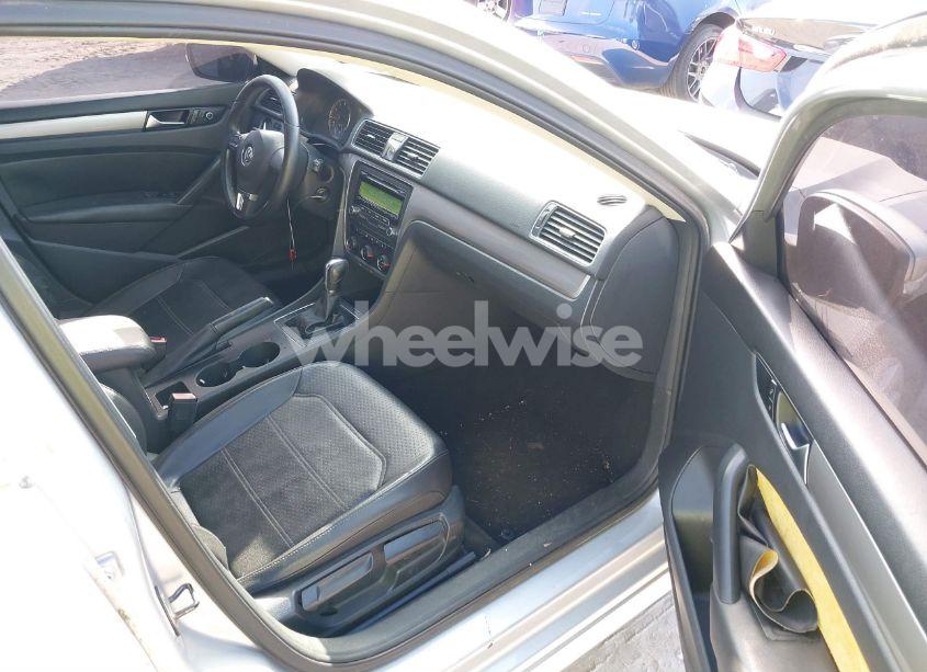 Photo 5 of 2014 Volkswagen Passat 1.8T WOLFSBURG EDITION (VIN 1VWAT7A35EC073266)