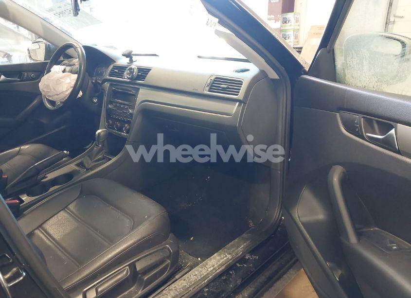 Photo 5 of 2014 Volkswagen Passat 1.8T WOLFSBURG EDITION (VIN 1VWAT7A35EC095722)