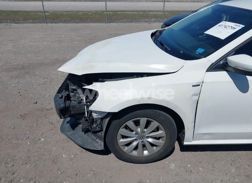 Photo 13 of 2015 Volkswagen Passat 1.8T WOLFSBURG EDITION (VIN 1VWAT7A35FC038826)