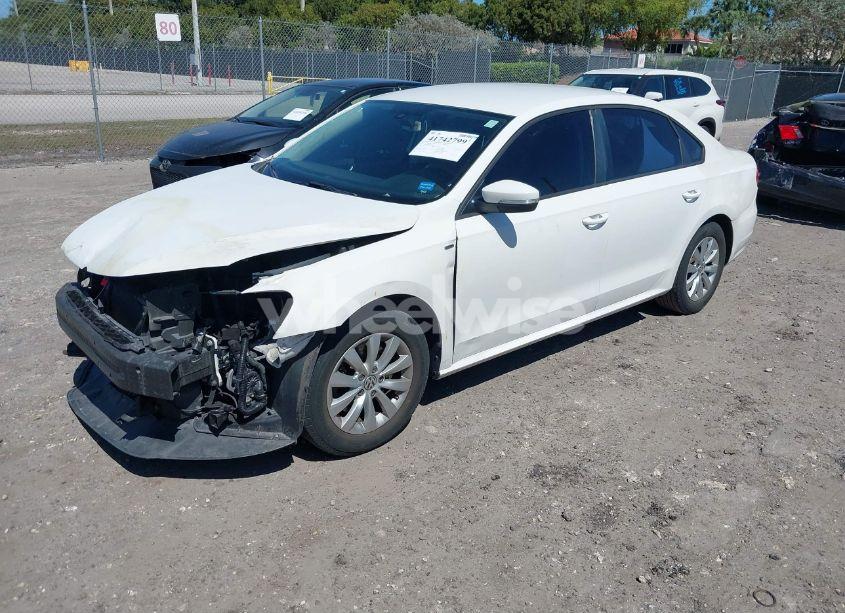 Photo 2 of 2015 Volkswagen Passat 1.8T WOLFSBURG EDITION (VIN 1VWAT7A35FC038826)