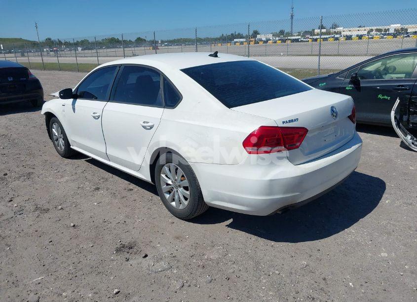Photo 3 of 2015 Volkswagen Passat 1.8T WOLFSBURG EDITION (VIN 1VWAT7A35FC038826)