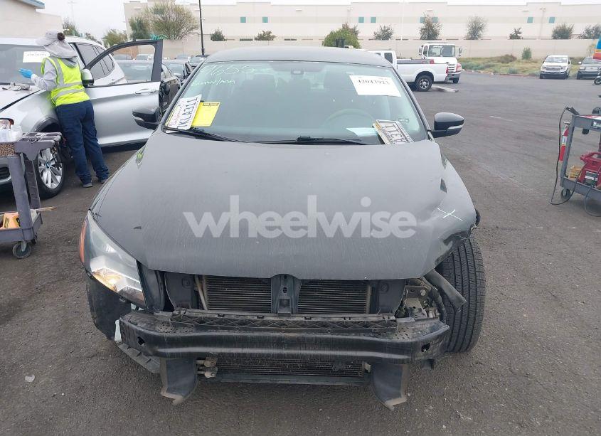 Photo 14 of 2015 Volkswagen Passat 1.8T S (VIN 1VWAT7A35FC077089)