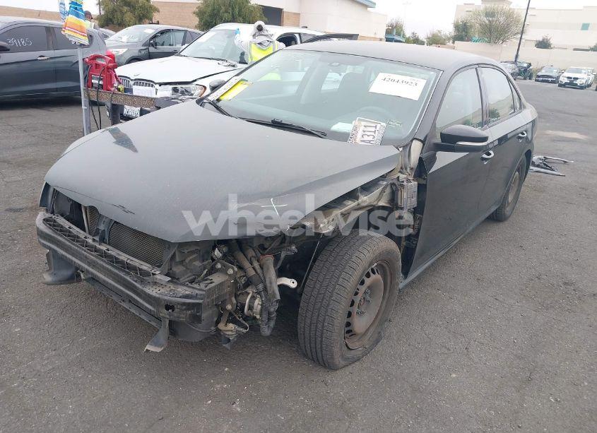 Photo 2 of 2015 Volkswagen Passat 1.8T S (VIN 1VWAT7A35FC077089)