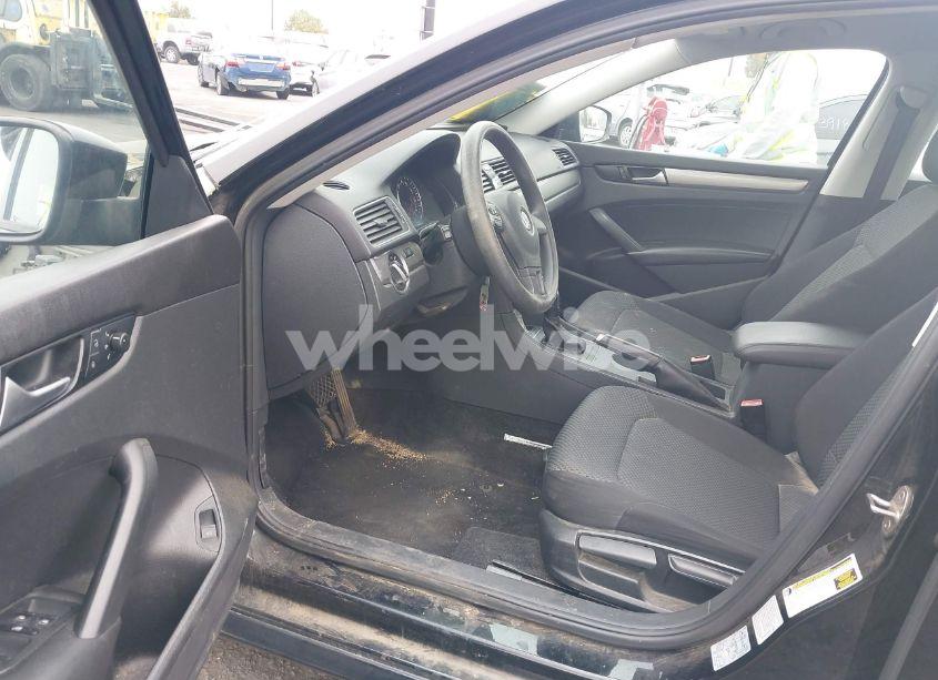 Photo 5 of 2015 Volkswagen Passat 1.8T S (VIN 1VWAT7A35FC077089)