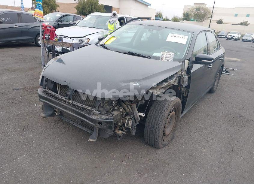 Photo 6 of 2015 Volkswagen Passat 1.8T S (VIN 1VWAT7A35FC077089)