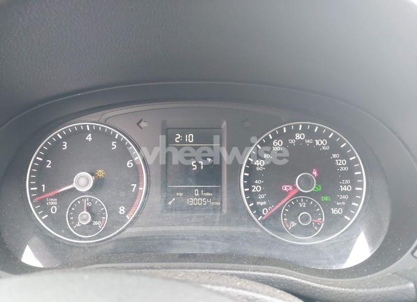 Photo 7 of 2015 Volkswagen Passat 1.8T S (VIN 1VWAT7A35FC077089)