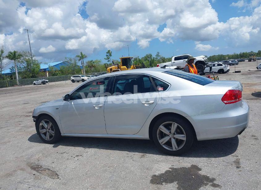 Photo 14 of 2015 Volkswagen Passat 1.8T LIMITED EDITION (VIN 1VWAT7A35FC109653)