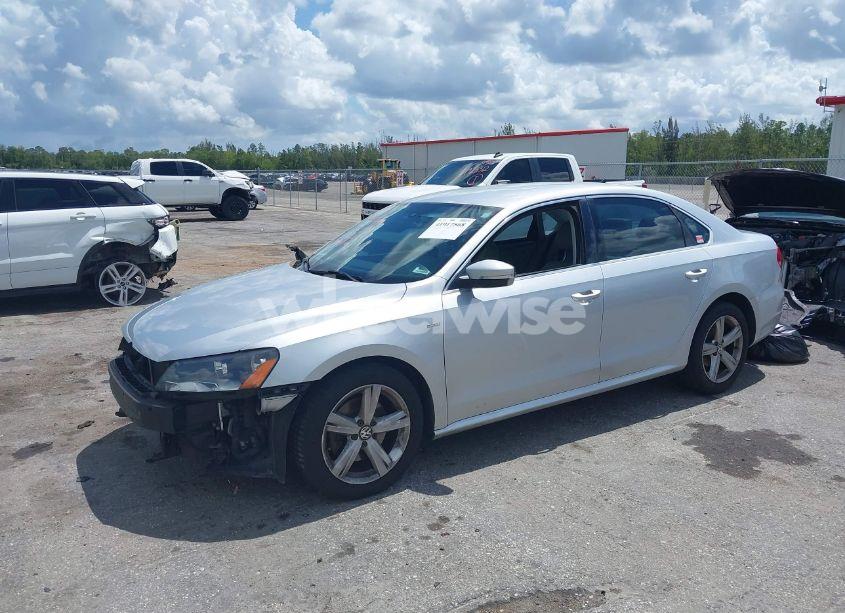 Photo 2 of 2015 Volkswagen Passat 1.8T LIMITED EDITION (VIN 1VWAT7A35FC109653)