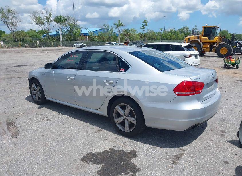 Photo 3 of 2015 Volkswagen Passat 1.8T LIMITED EDITION (VIN 1VWAT7A35FC109653)