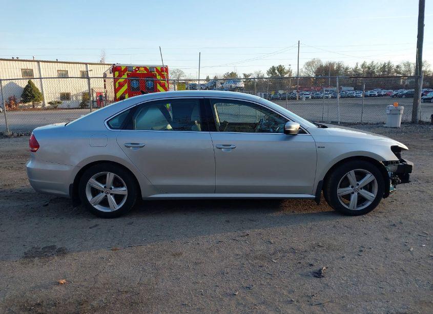 Photo 14 of 2015 Volkswagen Passat 1.8T LIMITED EDITION (VIN 1VWAT7A35FC120409)