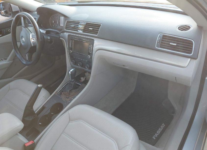 Photo 5 of 2015 Volkswagen Passat 1.8T LIMITED EDITION (VIN 1VWAT7A35FC120409)