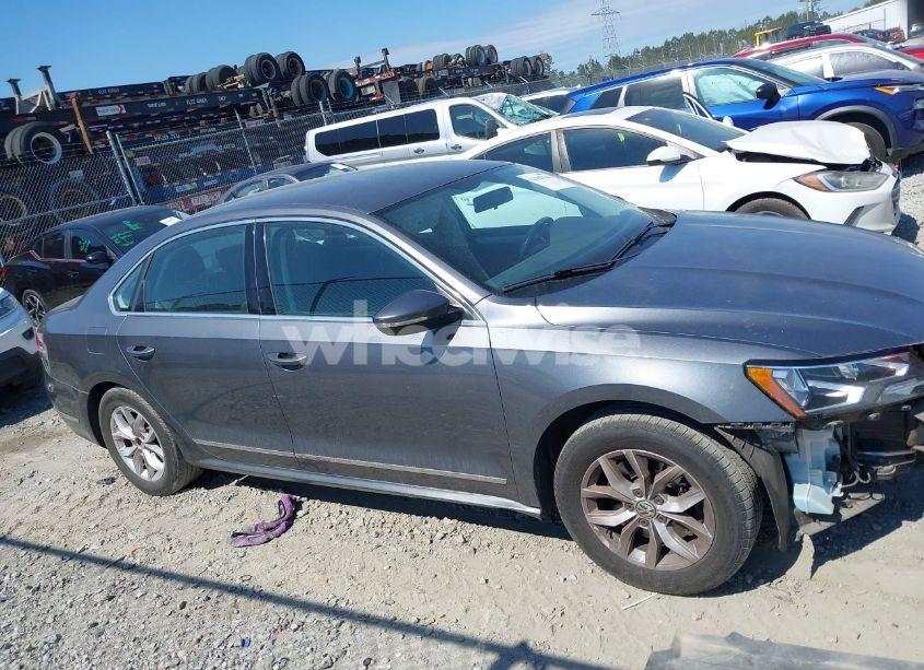 Photo 13 of 2017 Volkswagen Passat 1.8T S (VIN 1VWAT7A35HC060649)