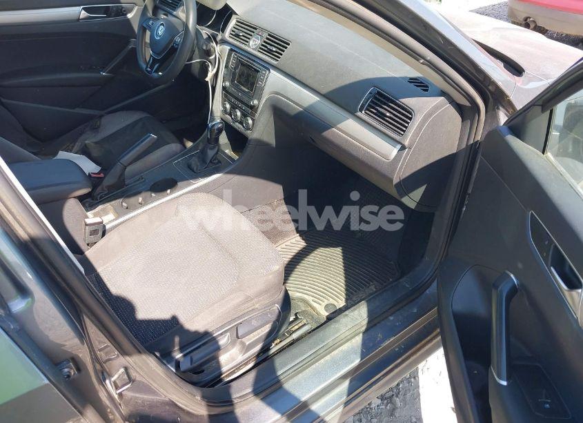 Photo 5 of 2017 Volkswagen Passat 1.8T S (VIN 1VWAT7A35HC060649)