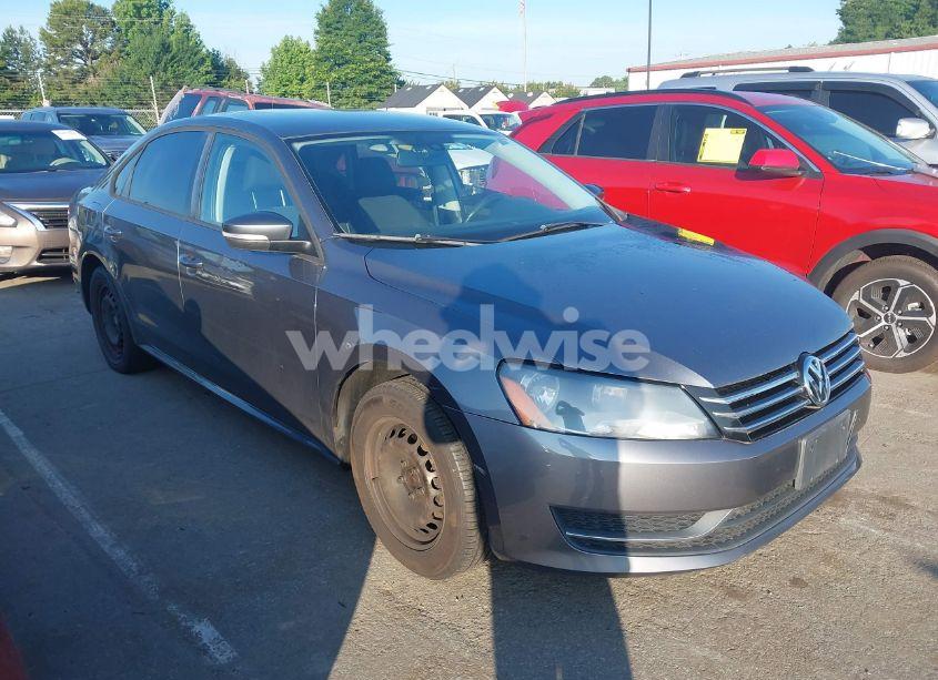 2014 Volkswagen Passat 1.8T S (VIN 1VWAT7A36EC052846) main photo
