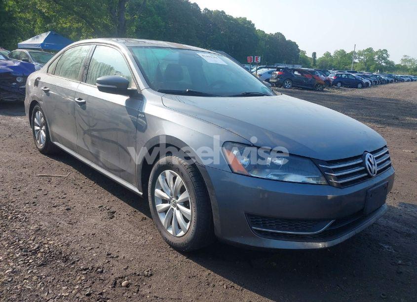 2014 Volkswagen Passat 1.8T WOLFSBURG EDITION (VIN 1VWAT7A36EC070330) main photo