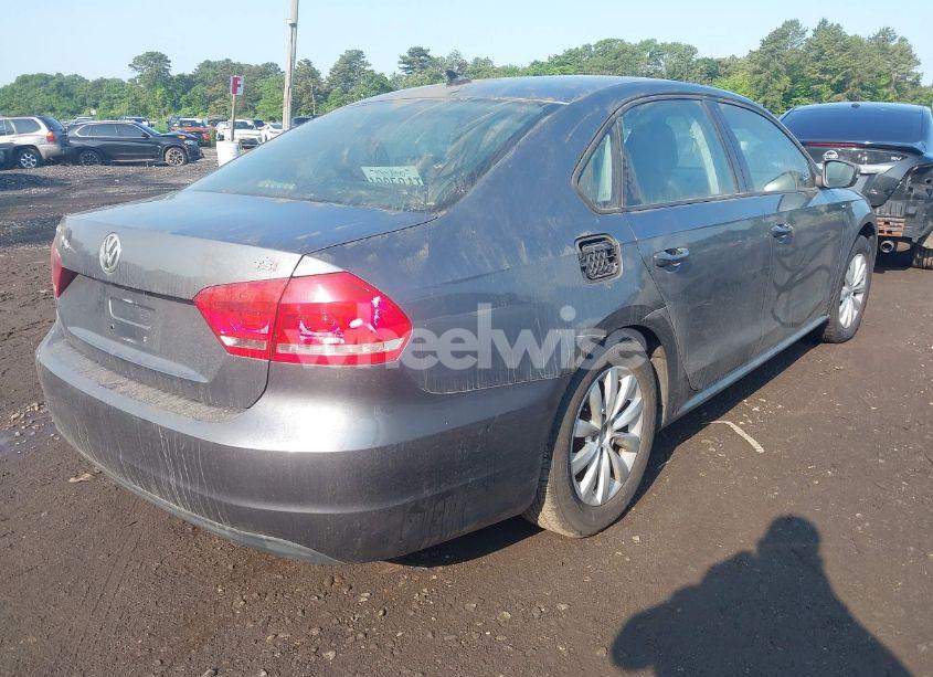 Photo 4 of 2014 Volkswagen Passat 1.8T WOLFSBURG EDITION (VIN 1VWAT7A36EC070330)