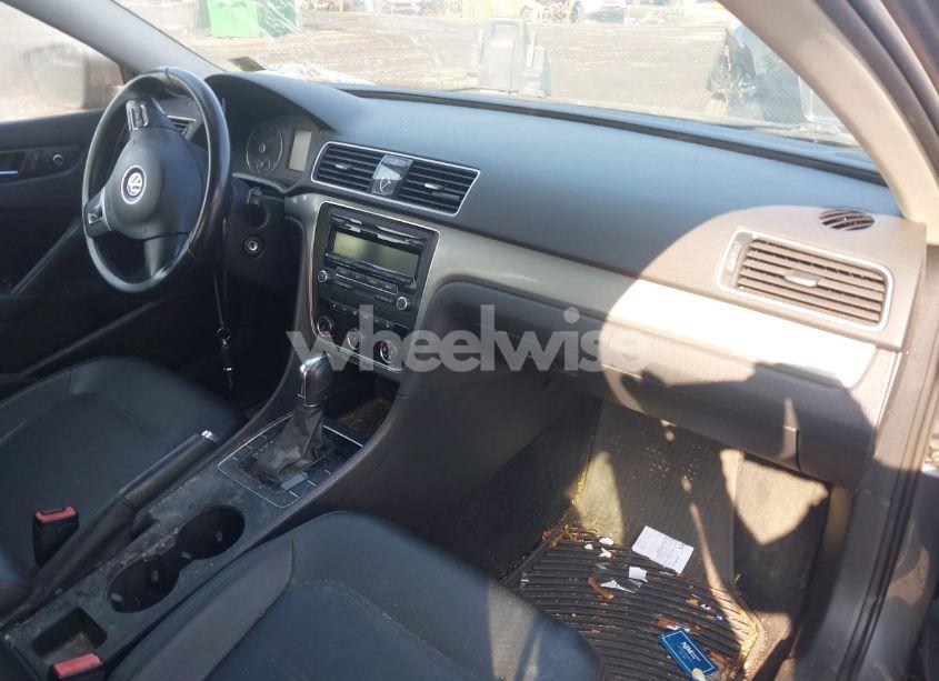 Photo 5 of 2014 Volkswagen Passat 1.8T WOLFSBURG EDITION (VIN 1VWAT7A36EC070330)