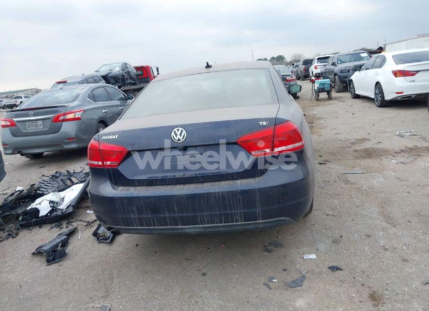 Photo 15 of 2014 Volkswagen Passat 1.8T WOLFSBURG EDITION (VIN 1VWAT7A36EC094322)