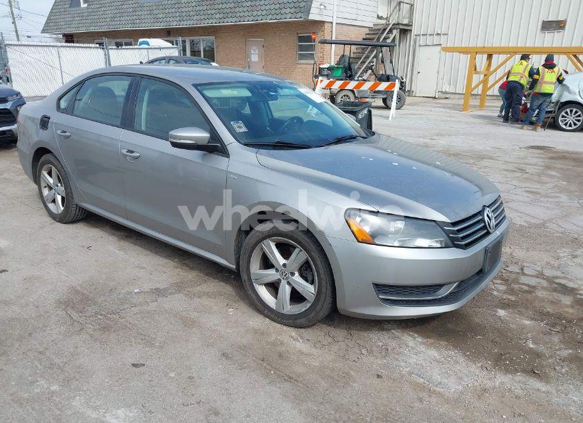 2014 Volkswagen Passat 1.8T WOLFSBURG EDITION (VIN 1VWAT7A36EC100510) main photo