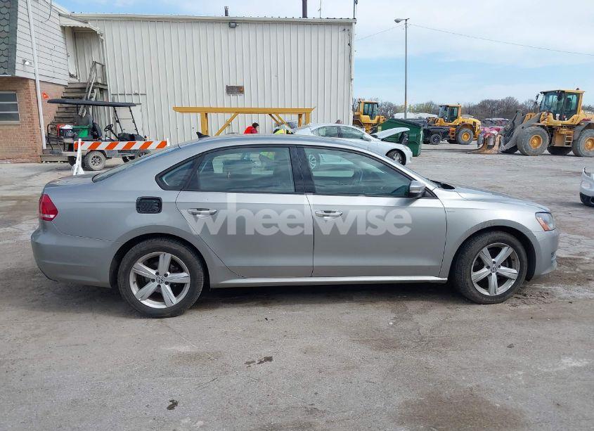 Photo 13 of 2014 Volkswagen Passat 1.8T WOLFSBURG EDITION (VIN 1VWAT7A36EC100510)