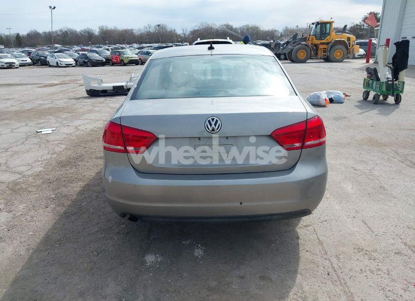 Photo 16 of 2014 Volkswagen Passat 1.8T WOLFSBURG EDITION (VIN 1VWAT7A36EC100510)