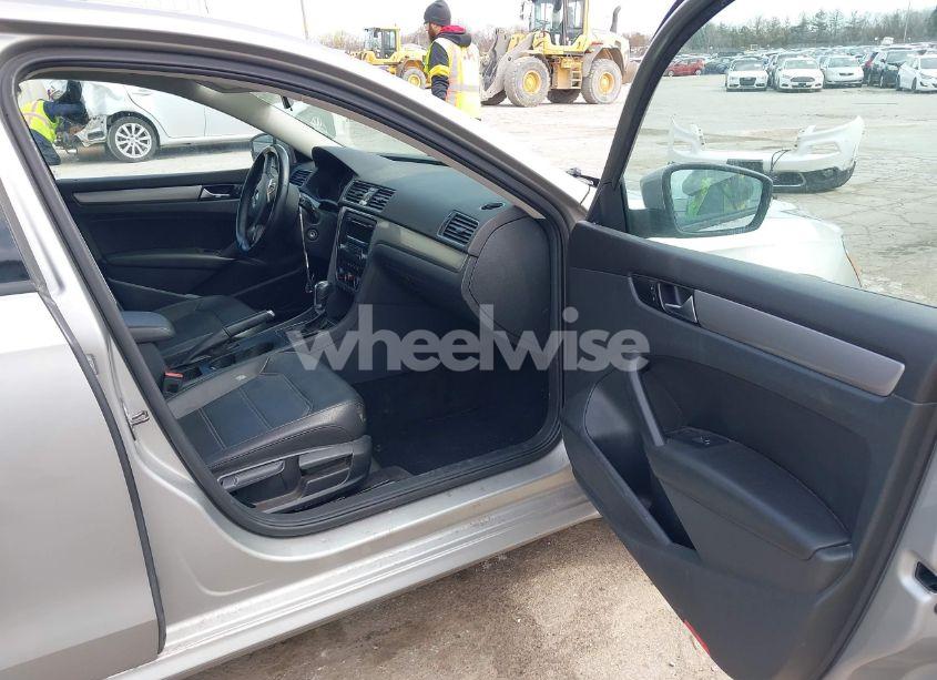 Photo 5 of 2014 Volkswagen Passat 1.8T WOLFSBURG EDITION (VIN 1VWAT7A36EC100510)